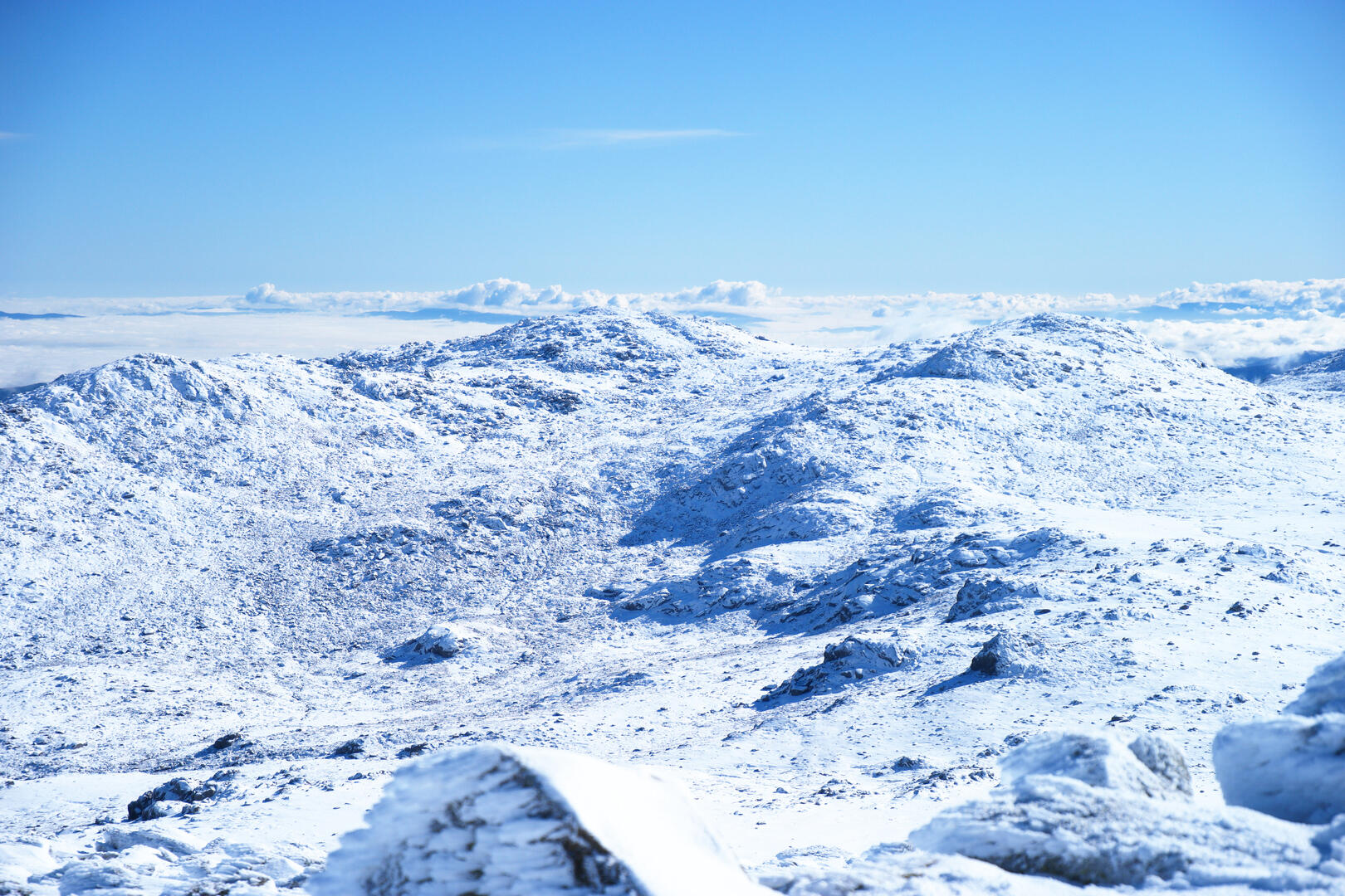 Hiking in the Snowy Mountains near Kosciuszko
